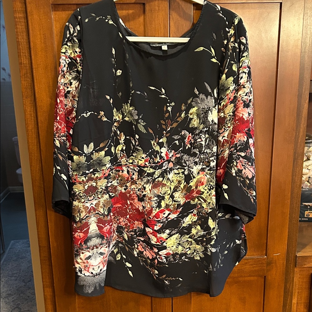 Rose & Olive Black Floral Women's Blouse